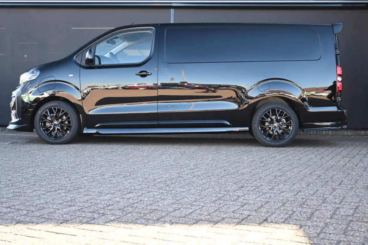 Electric L3 75 kWh STX DEMO-DEAL! 8 Jaar Garantie! | Vol-Leder | Betimmering | Full-LED | Achteruitrijcamera | Climate Control | !!