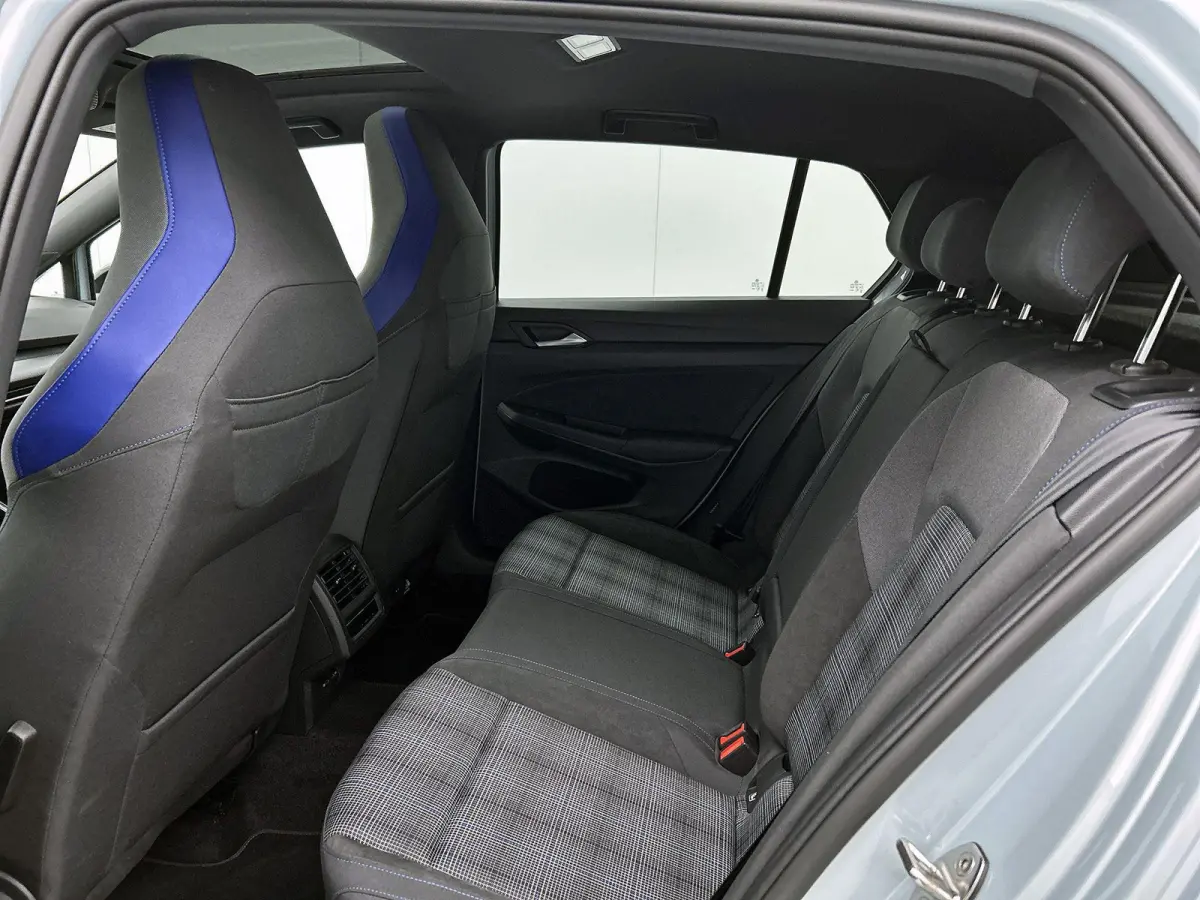 1.5 eHybrid GTE 272 PK | SoH 100% | Automaat | Black Style Pakket | 360* Camera (Helicopter) | Panorama Dak | Stoel en Stuurverwarming