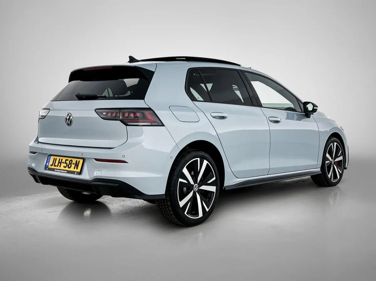 1.5 eHybrid GTE 272 PK | SoH 100% | Automaat | Black Style Pakket | 360* Camera (Helicopter) | Panorama Dak | Stoel en Stuurverwarming