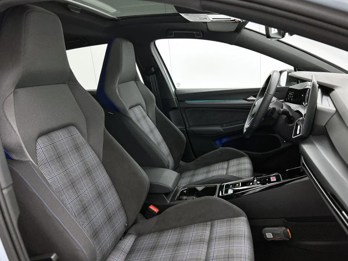 1.5 eHybrid GTE 272 PK | SoH 100% | Automaat | Black Style Pakket | 360* Camera (Helicopter) | Panorama Dak | Stoel en Stuurverwarming