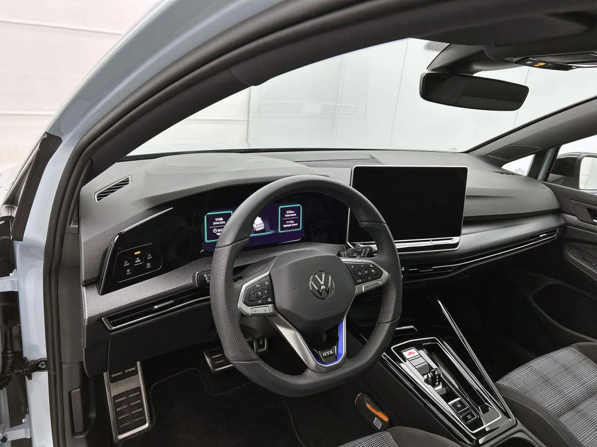 1.5 eHybrid GTE 272 PK | SoH 100% | Automaat | Black Style Pakket | 360* Camera (Helicopter) | Panorama Dak | Stoel en Stuurverwarming