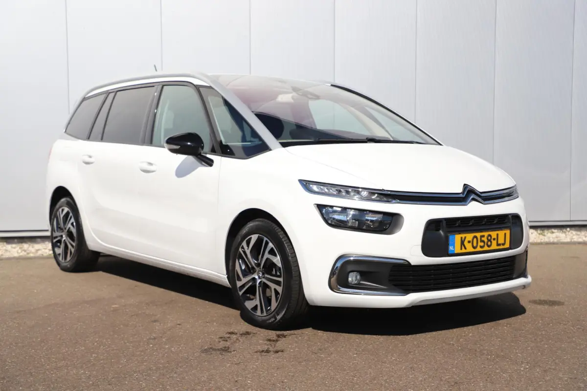 1.5 BlueHDI Business 7p 7 Persoons Navigatie Achteruitrijcamera Clima Cruise Getint Glas Carplay Android
