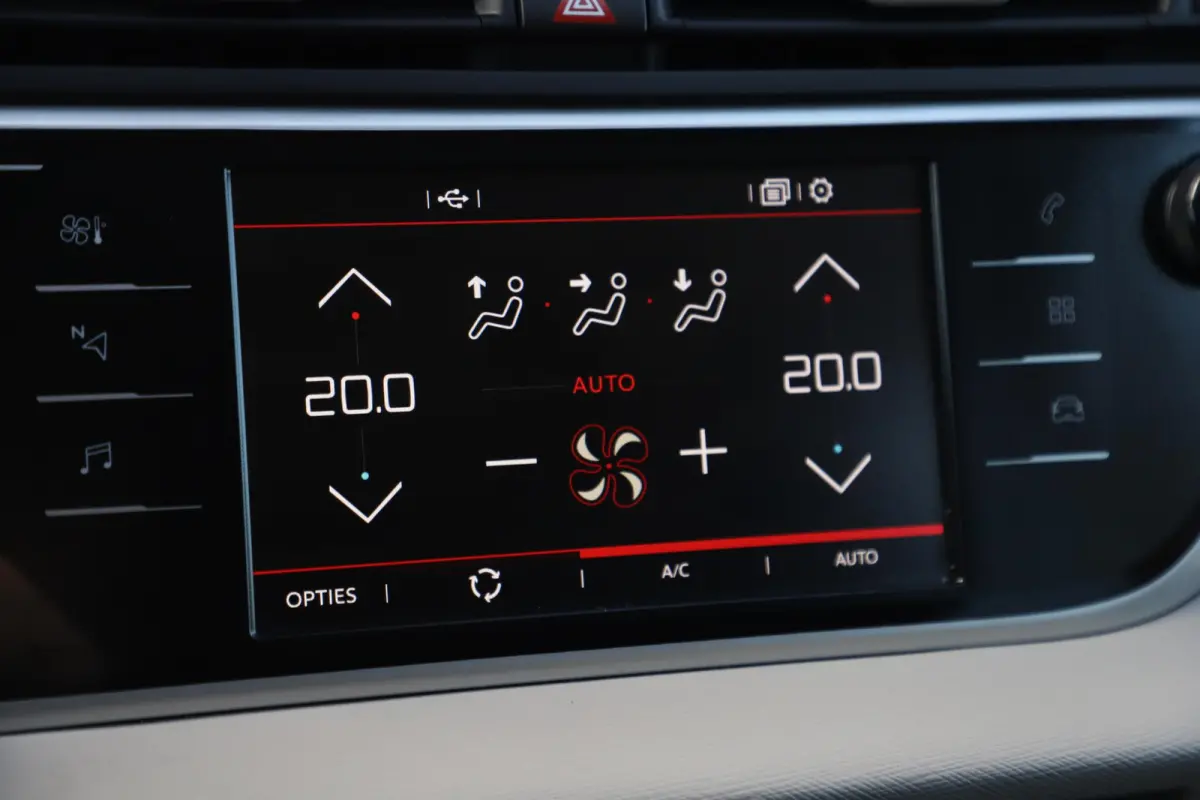 1.5 BlueHDI Business 7p 7 Persoons Navigatie Achteruitrijcamera Clima Cruise Getint Glas Carplay Android