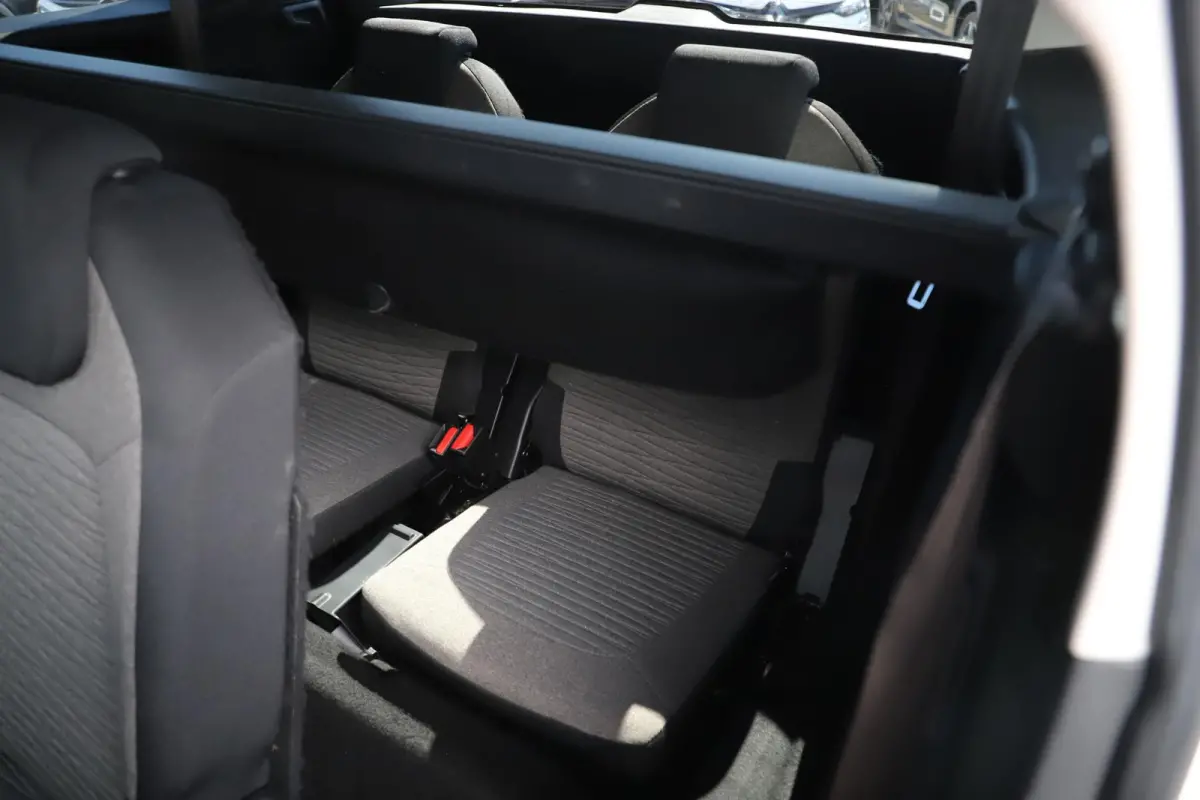 1.5 BlueHDI Business 7p 7 Persoons Navigatie Achteruitrijcamera Clima Cruise Getint Glas Carplay Android