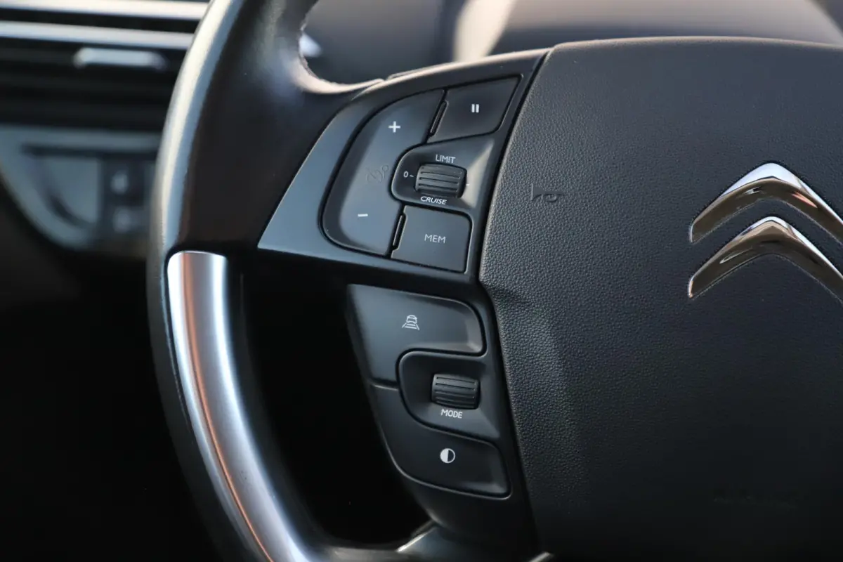 1.5 BlueHDI Business 7p 7 Persoons Navigatie Achteruitrijcamera Clima Cruise Getint Glas Carplay Android