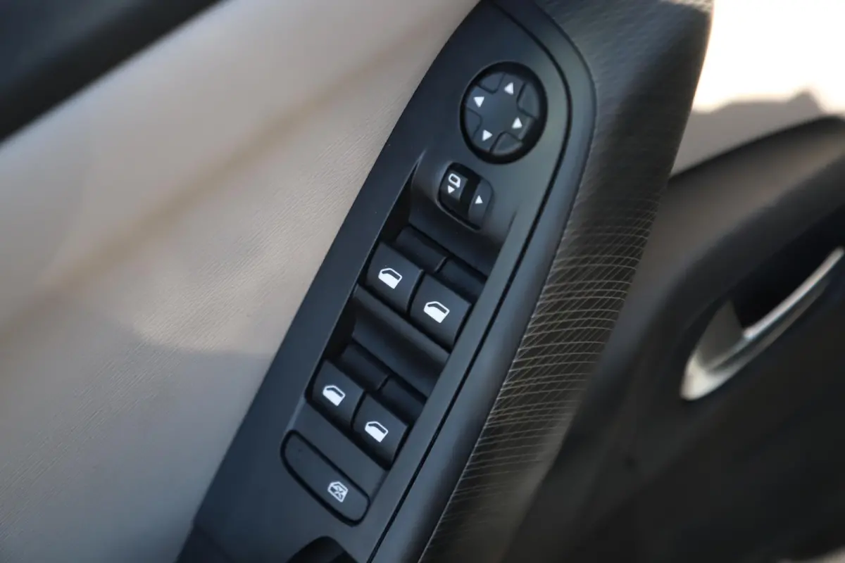 1.5 BlueHDI Business 7p 7 Persoons Navigatie Achteruitrijcamera Clima Cruise Getint Glas Carplay Android