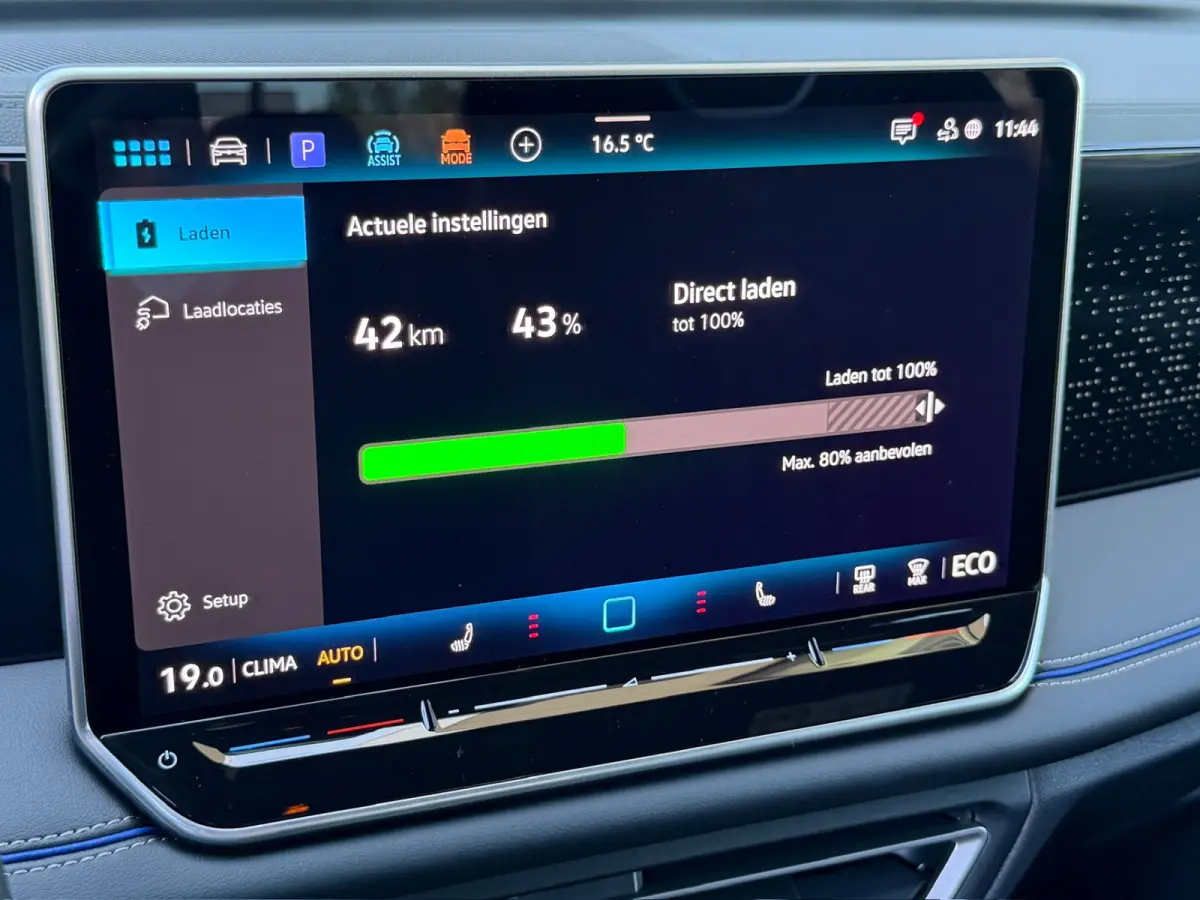 1.5 eHybrid R-Line | Black line | 360 Camera | Trekhaak | Dode hoek | IQ light | Elek. klep | Rijklaar incl. garantie