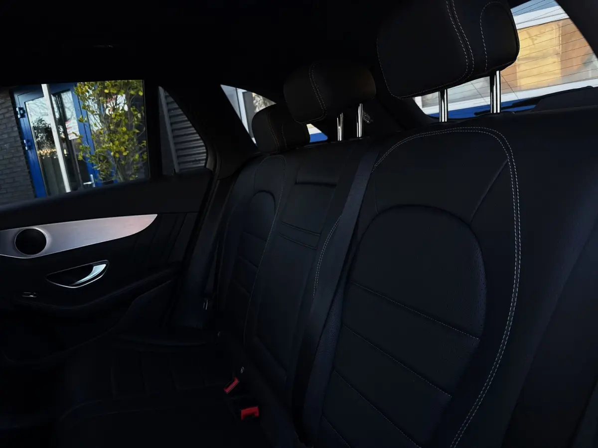 250 4MATIC Edition1|Full Led|211PK|Navi|Adaptive Cruise|AMG-Pakket|Leder|StoelVW|Lane Assist|Flippers|PDC