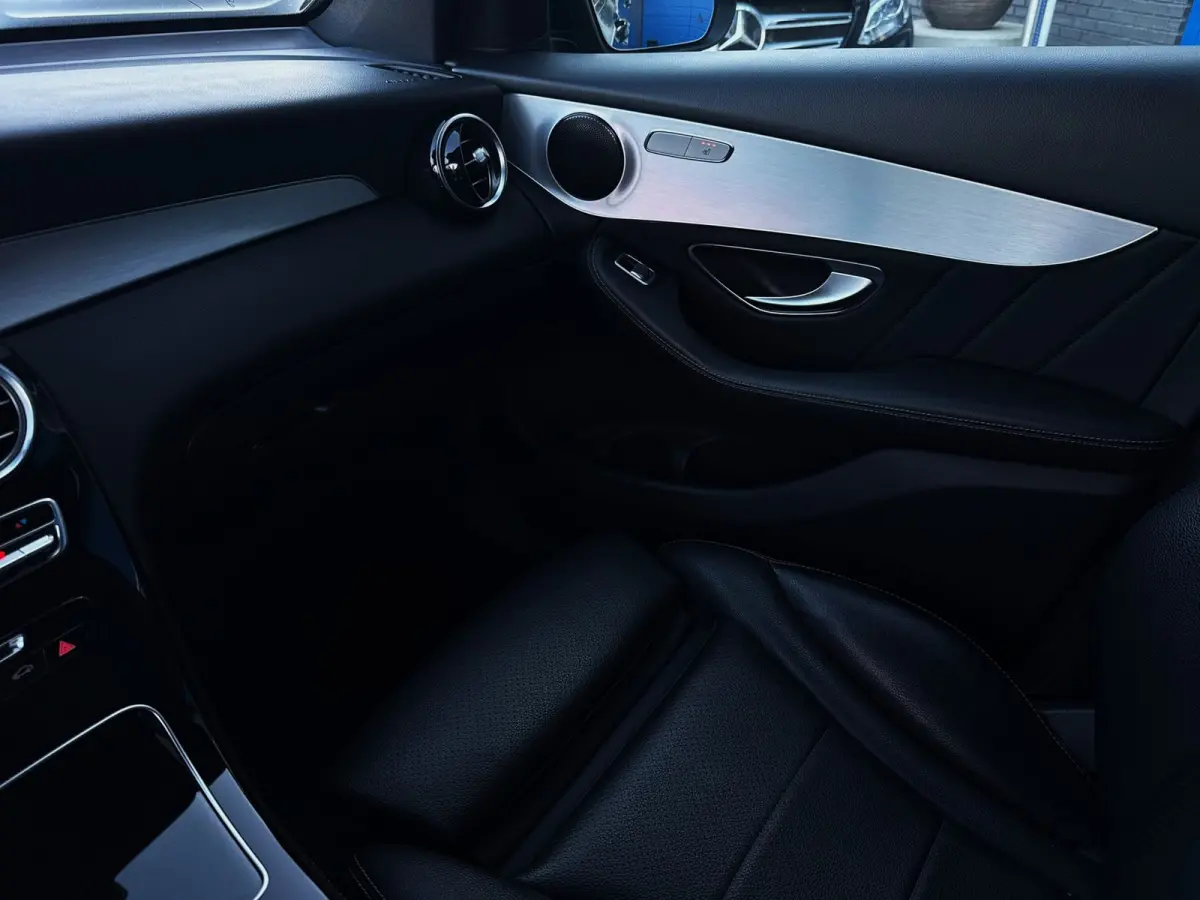 250 4MATIC Edition1|Full Led|211PK|Navi|Adaptive Cruise|AMG-Pakket|Leder|StoelVW|Lane Assist|Flippers|PDC