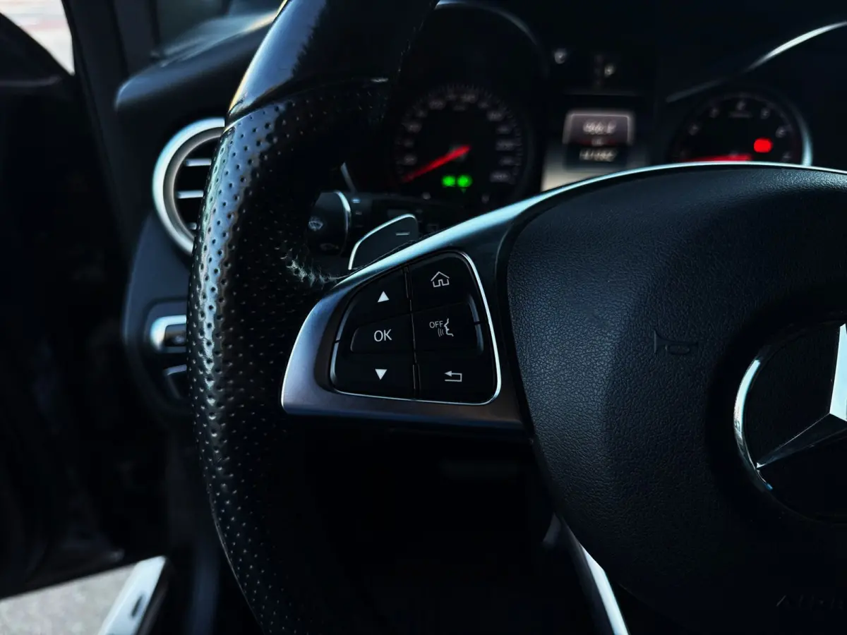 250 4MATIC Edition1|Full Led|211PK|Navi|Adaptive Cruise|AMG-Pakket|Leder|StoelVW|Lane Assist|Flippers|PDC