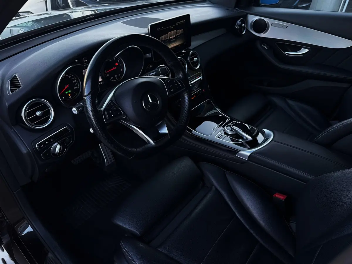 250 4MATIC Edition1|Full Led|211PK|Navi|Adaptive Cruise|AMG-Pakket|Leder|StoelVW|Lane Assist|Flippers|PDC