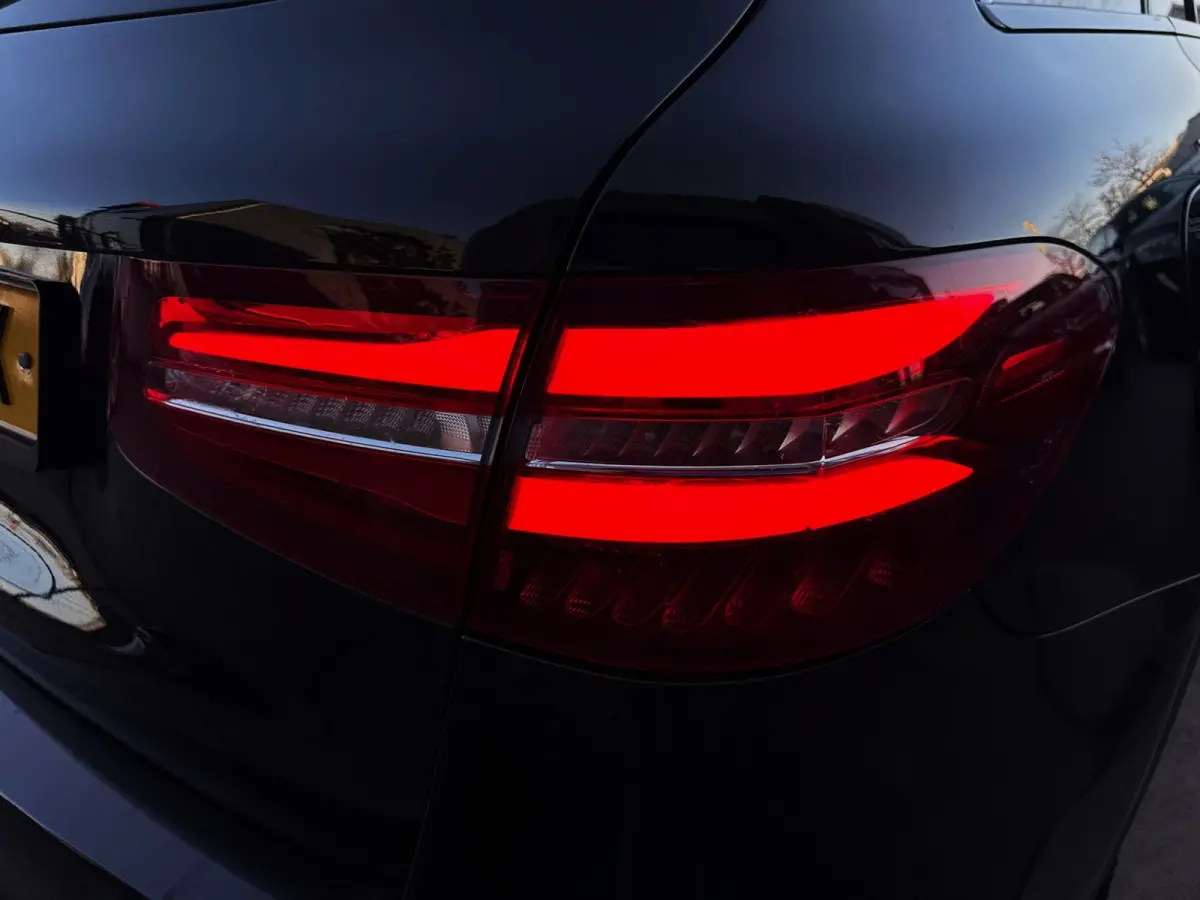 250 4MATIC Edition1|Full Led|211PK|Navi|Adaptive Cruise|AMG-Pakket|Leder|StoelVW|Lane Assist|Flippers|PDC