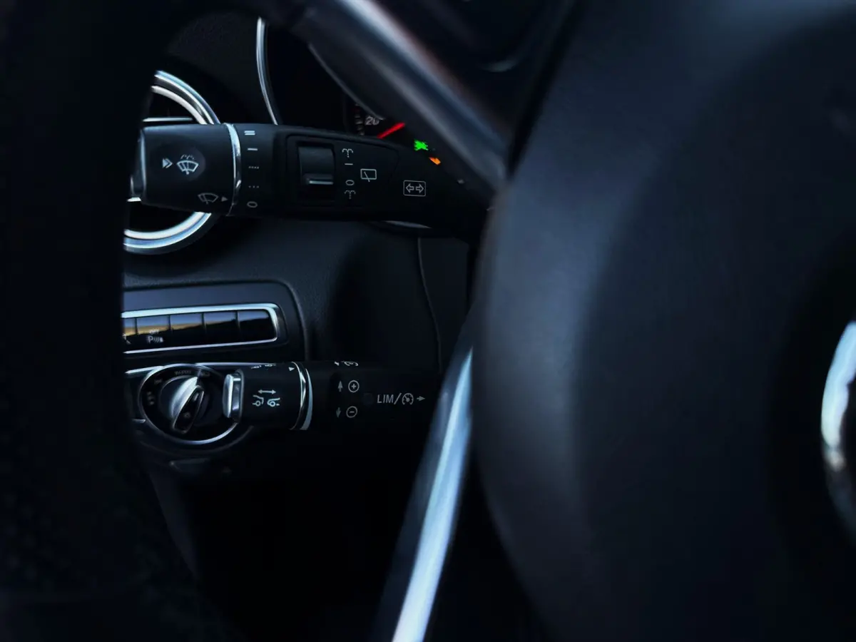 250 4MATIC Edition1|Full Led|211PK|Navi|Adaptive Cruise|AMG-Pakket|Leder|StoelVW|Lane Assist|Flippers|PDC
