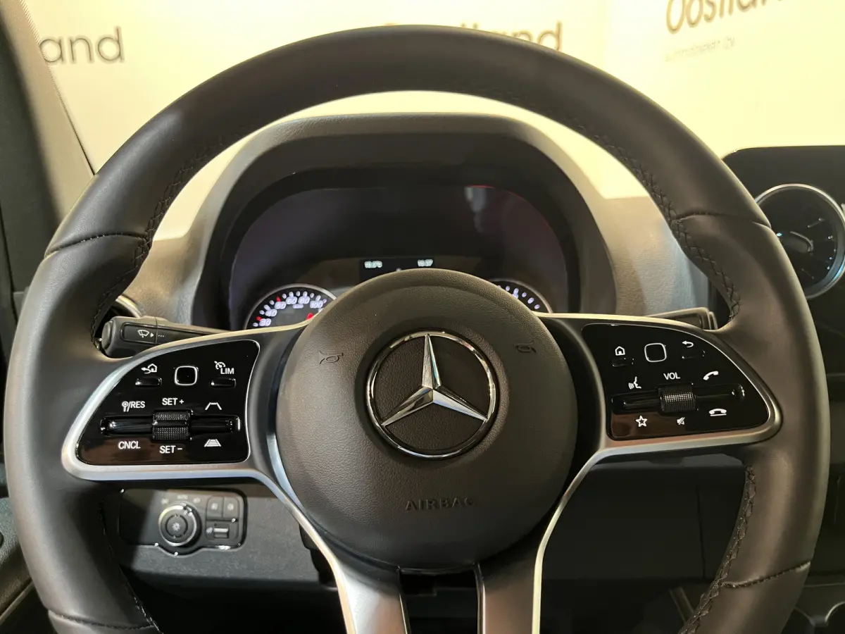 319 CDI L3H2 RWD Automaat / 3.500 KG Trekgewicht / Euro 6 / LED / Airco / CarPlay / Cruise Control Adap. / Camera / Navigatie / 172 KM !!!