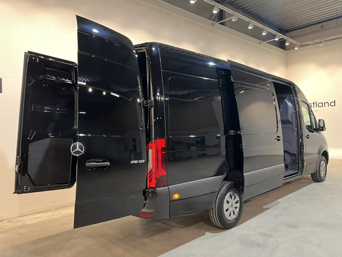 319 CDI L3H2 RWD Automaat / 3.500 KG Trekgewicht / Euro 6 / LED / Airco / CarPlay / Cruise Control Adap. / Camera / Navigatie / 172 KM !!!