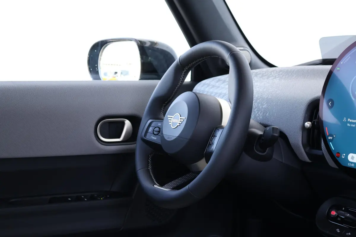 C | Favoured M Stuurwielrand verwarmd / Comfort Access / Harman Kardon / Head-Up / Stoelverwarming
