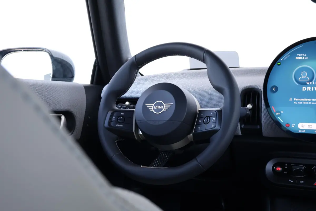 C | Favoured M Stuurwielrand verwarmd / Comfort Access / Harman Kardon / Head-Up / Stoelverwarming