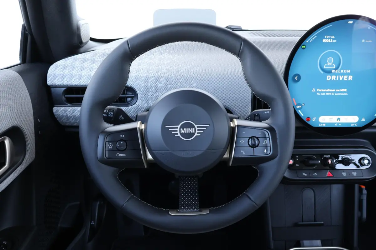 C | Favoured M Stuurwielrand verwarmd / Comfort Access / Harman Kardon / Head-Up / Stoelverwarming