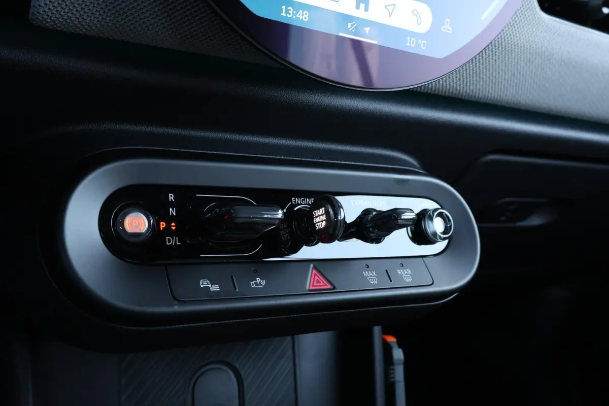 C | Favoured M Stuurwielrand verwarmd / Comfort Access / Harman Kardon / Head-Up / Stoelverwarming