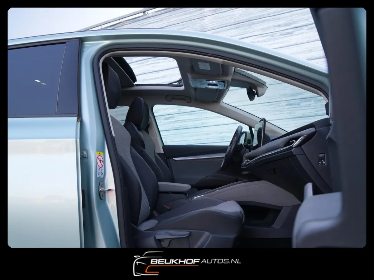 60 Carplay Navi Pano Leer Camera Soh 93.5%.