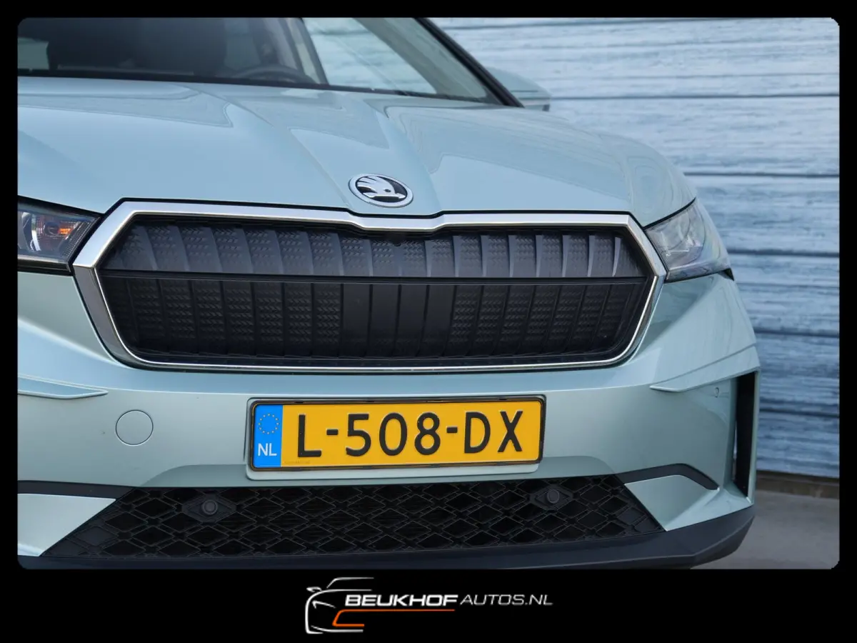 60 Carplay Navi Pano Leer Camera Soh 93.5%.