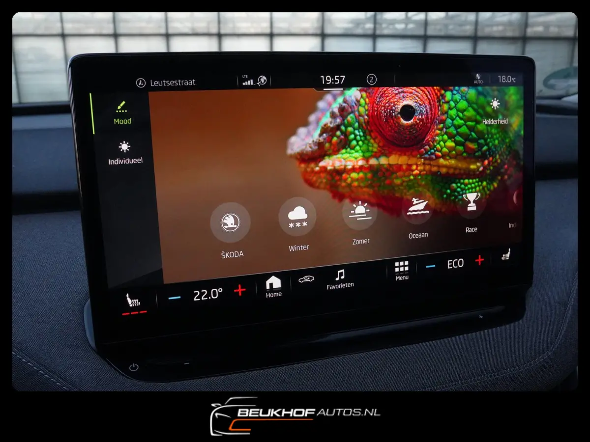 60 Carplay Navi Pano Leer Camera Soh 93.5%.
