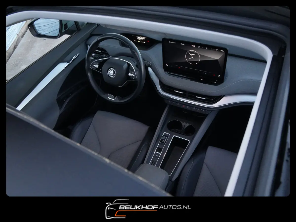 60 Carplay Navi Pano Leer Camera Soh 93.5%.