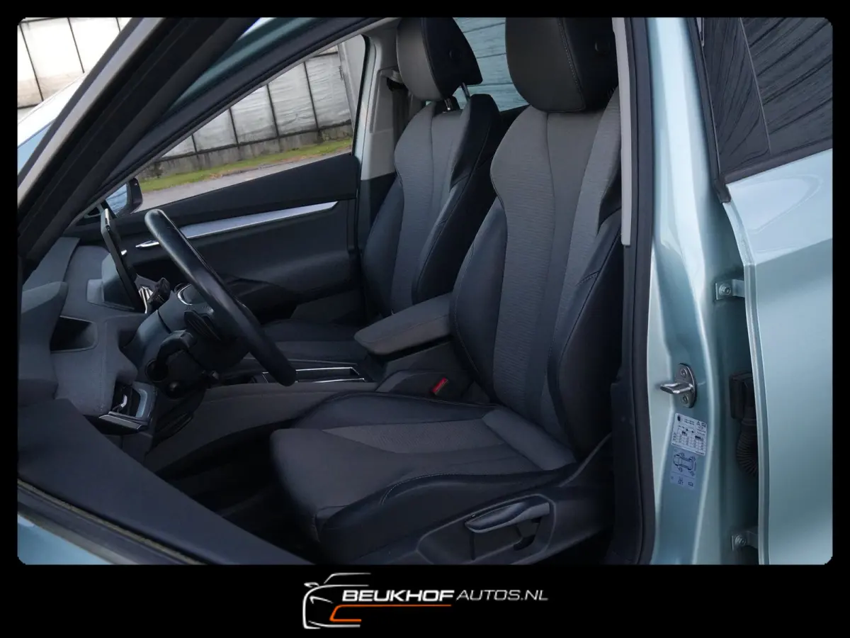 60 Carplay Navi Pano Leer Camera Soh 93.5%.