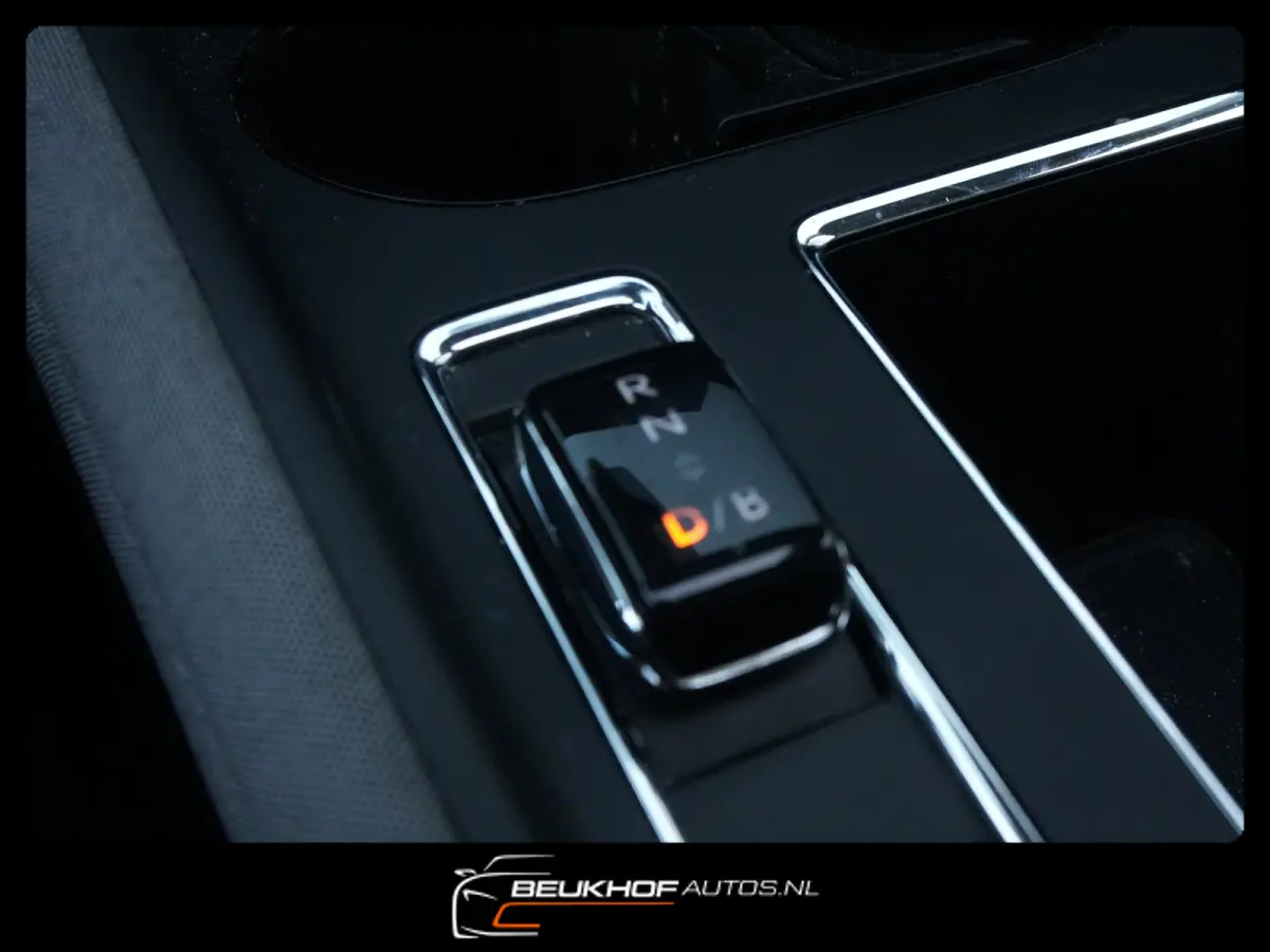 60 Carplay Navi Pano Leer Camera Soh 93.5%.