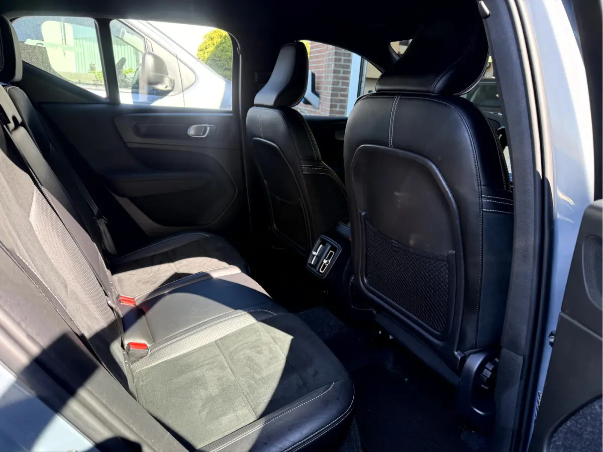 2.0 T4 190pk R-Design Navi, Camera,