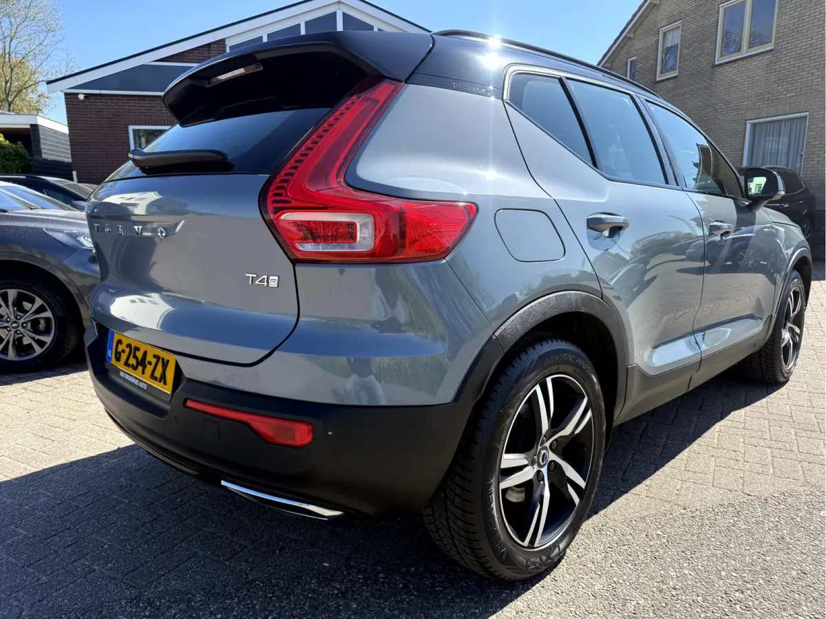 2.0 T4 190pk R-Design Navi, Camera,