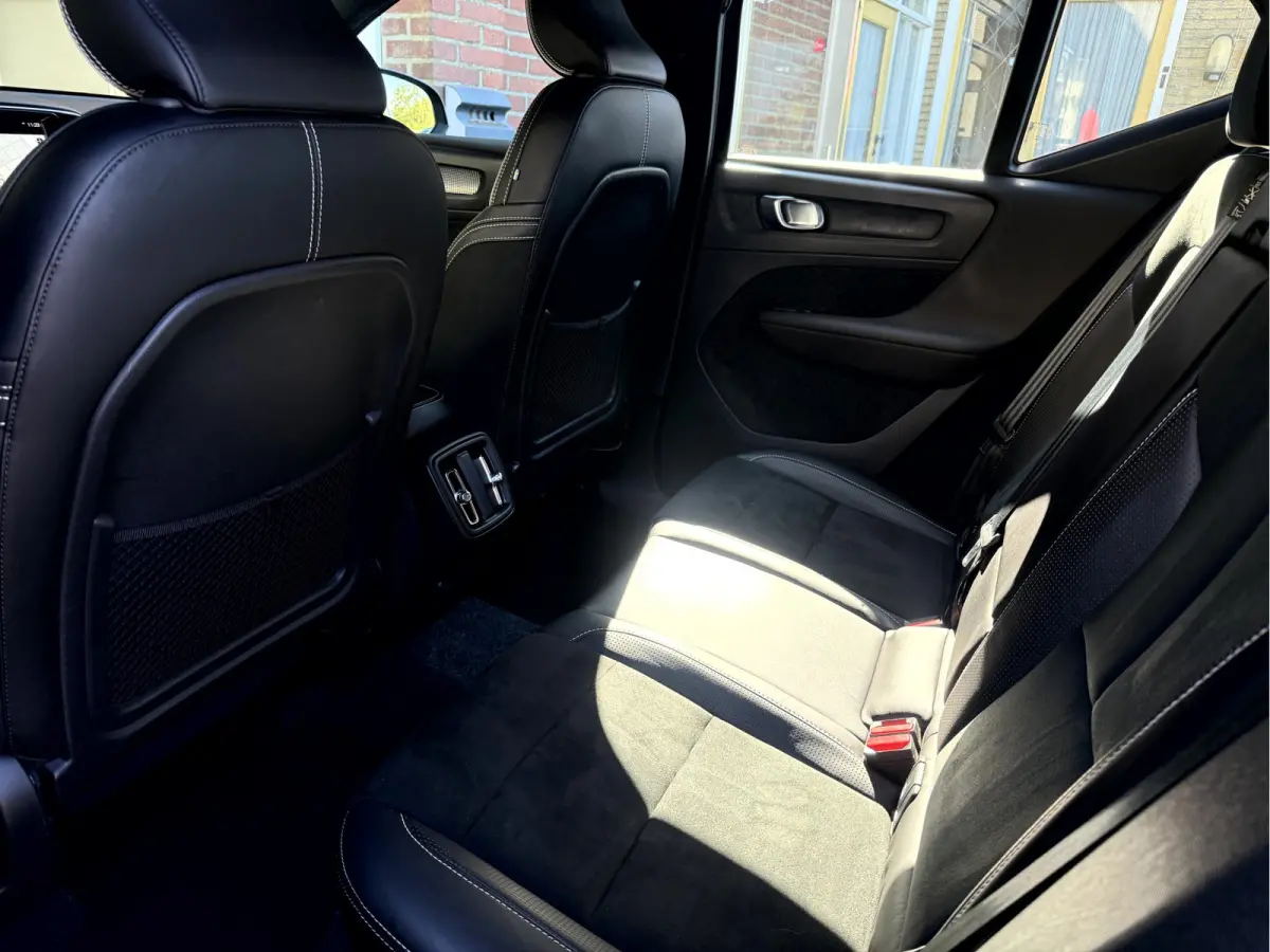 2.0 T4 190pk R-Design Navi, Camera,