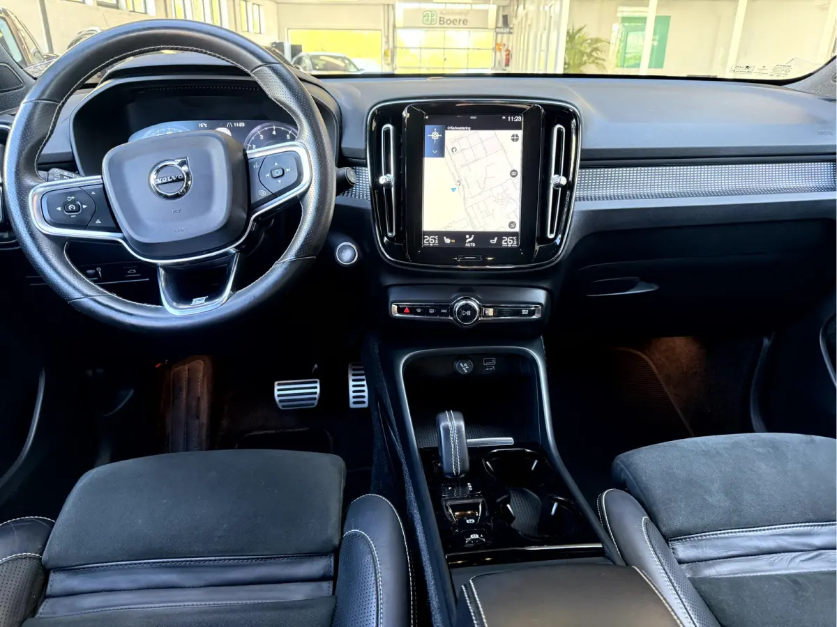 2.0 T4 190pk R-Design Navi, Camera,