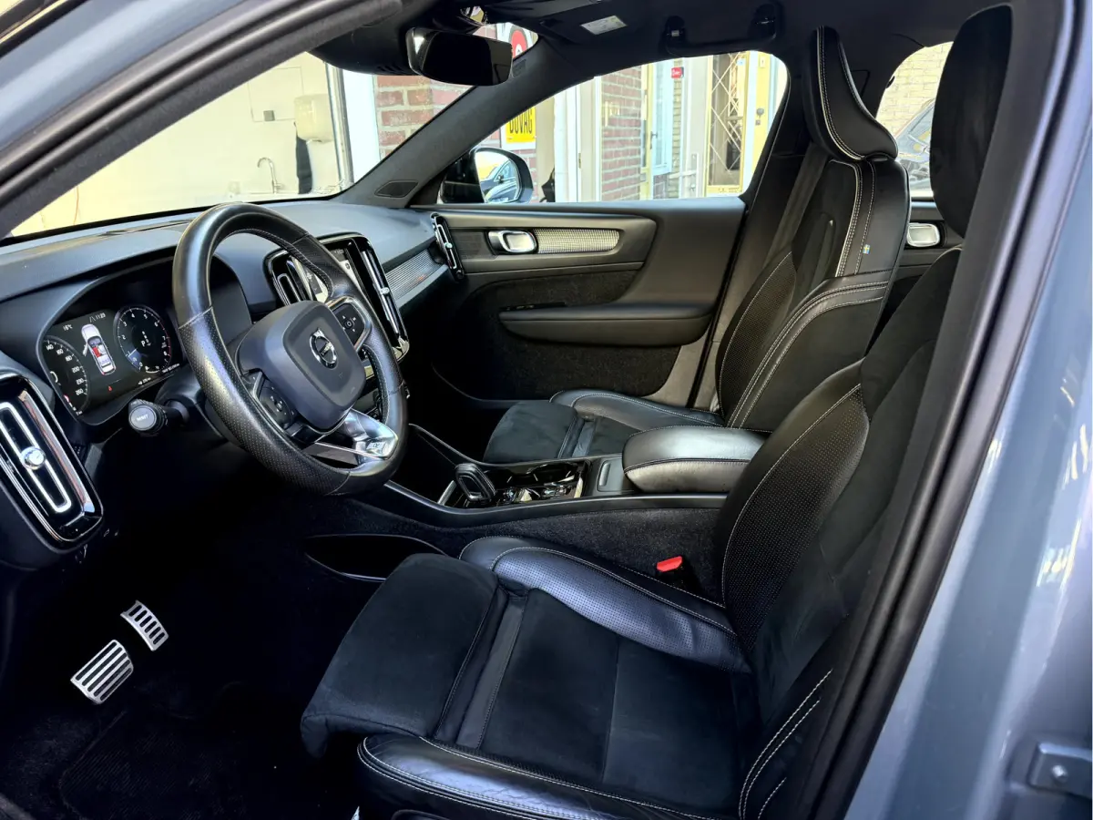 2.0 T4 190pk R-Design Navi, Camera,