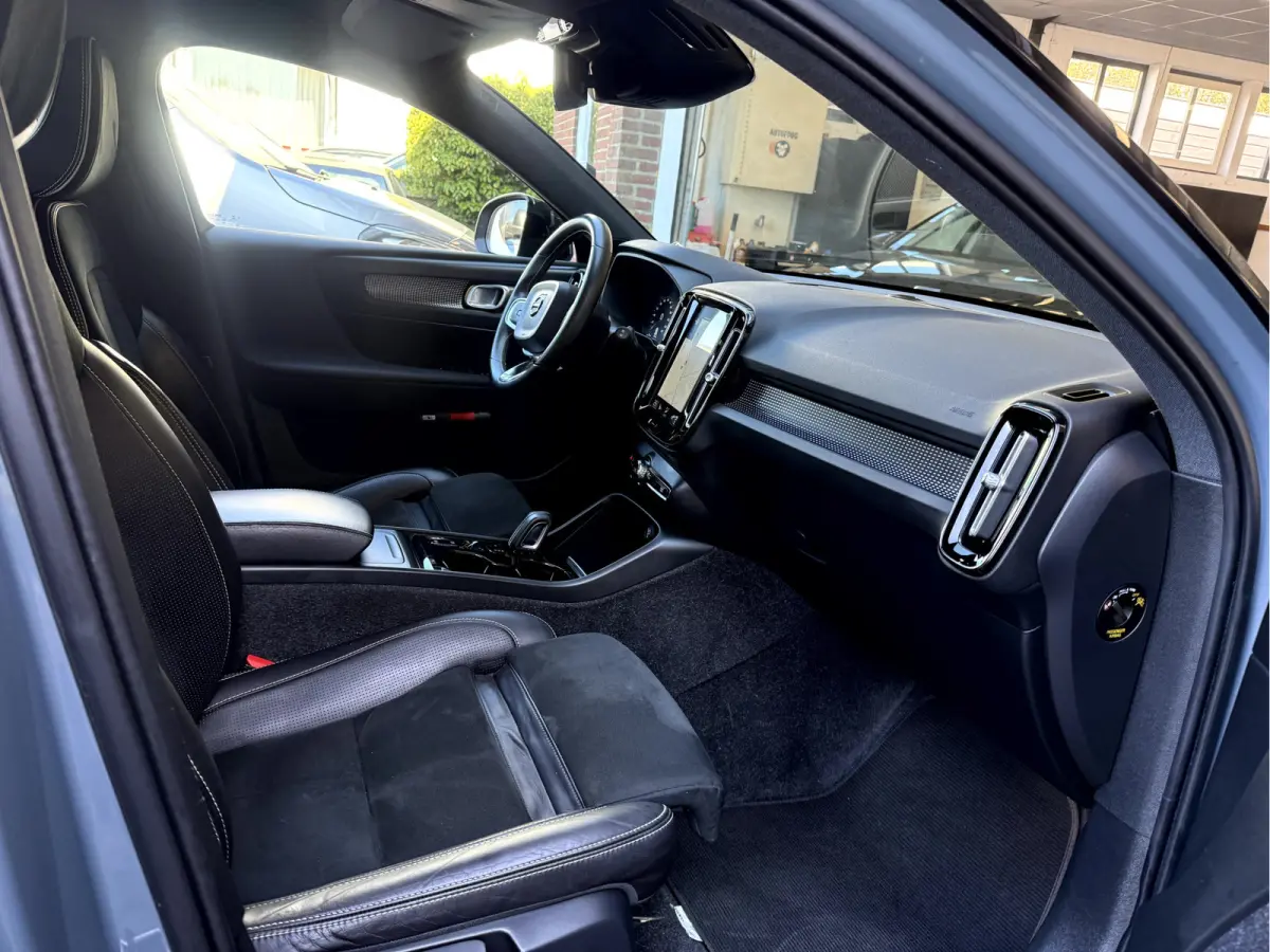 2.0 T4 190pk R-Design Navi, Camera,