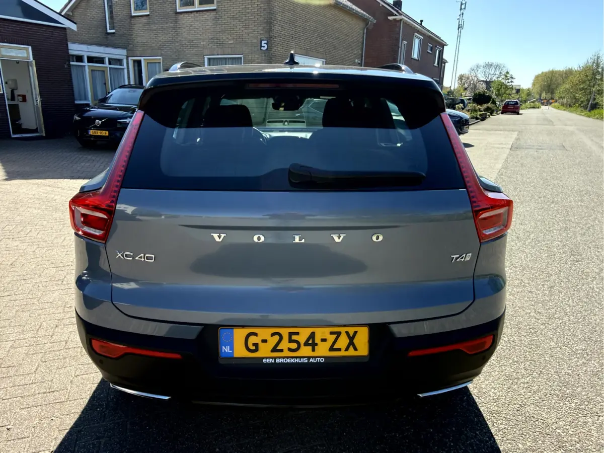 2.0 T4 190pk R-Design Navi, Camera,