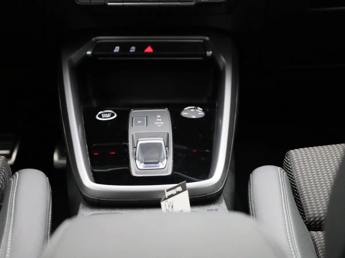 30 TFSI S edition 110 PK | S-Line | Automaat | Navigatie | Apple Carplay & Android Auto | Climate control | Digitale Cockpit | Sportstoelen |