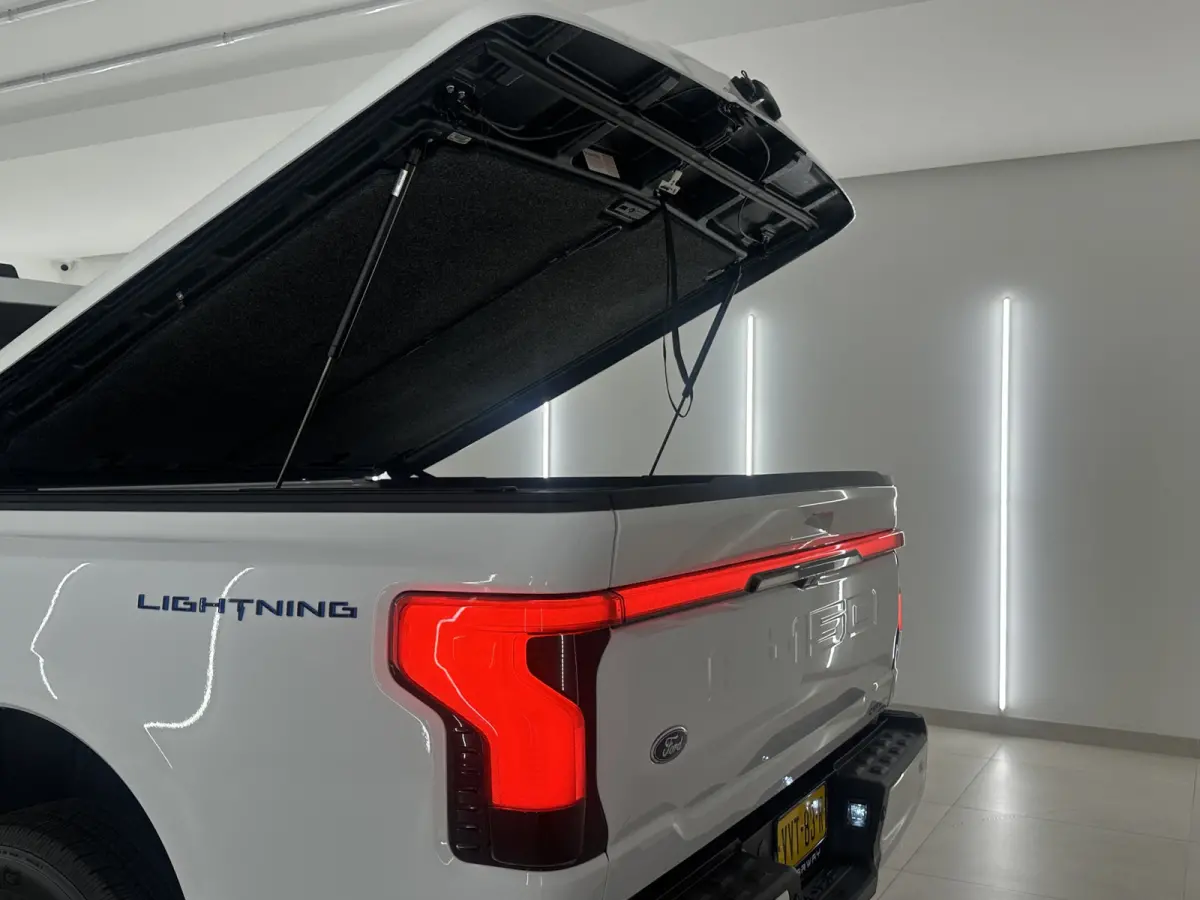 F-150 LIGHTNING Lariat