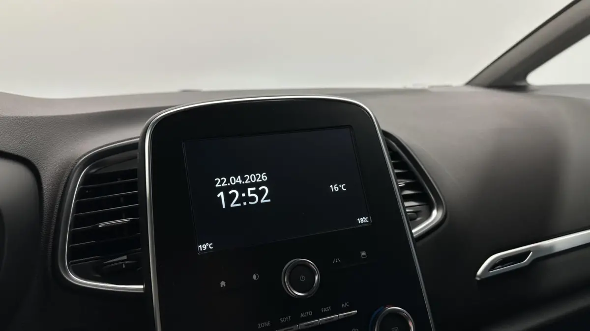 1.3 TCe Business Zen NAVI CARPLAY CRUISE ECC.