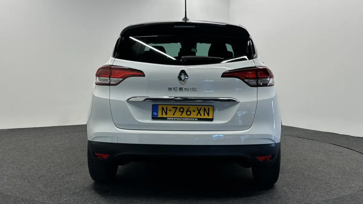 1.3 TCe Business Zen NAVI CARPLAY CRUISE ECC.