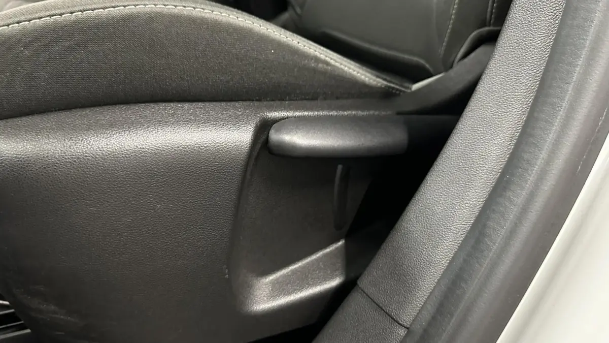 1.3 TCe Business Zen NAVI CARPLAY CRUISE ECC.