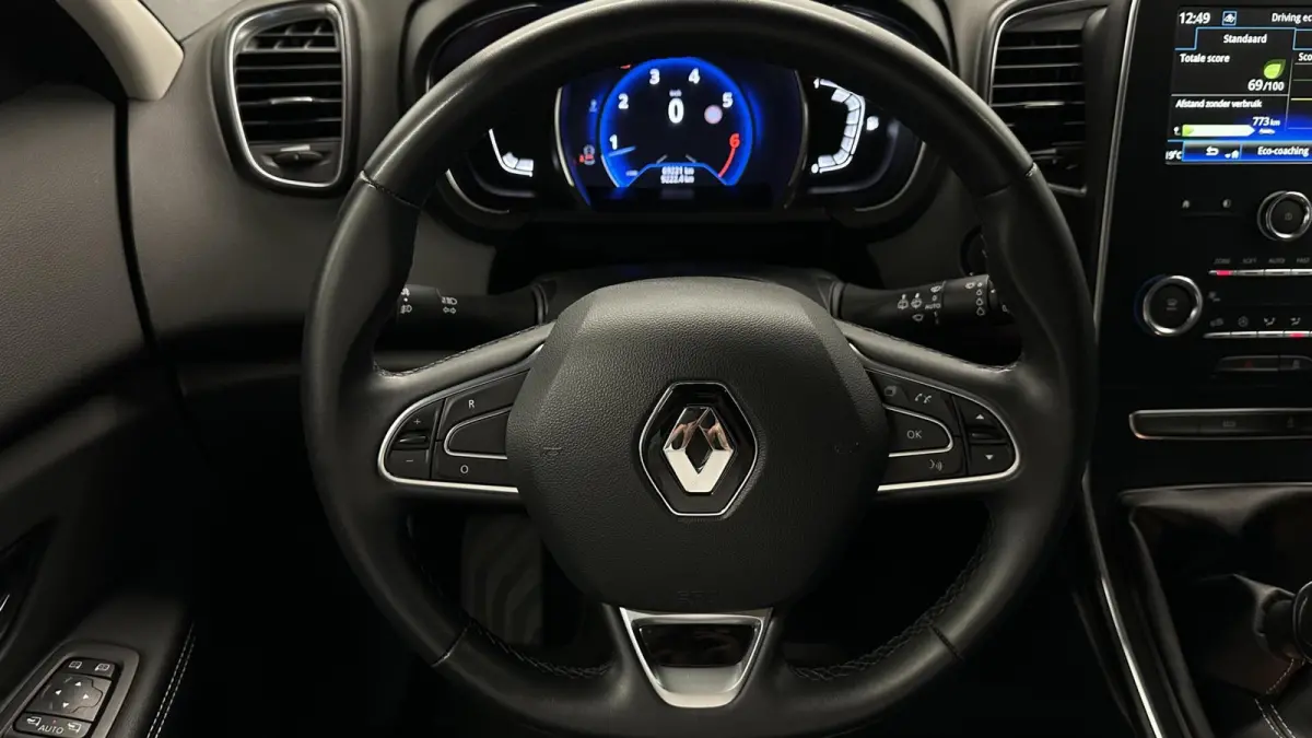 1.3 TCe Business Zen NAVI CARPLAY CRUISE ECC.