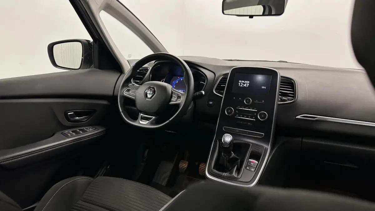 1.3 TCe Business Zen NAVI CARPLAY CRUISE ECC.