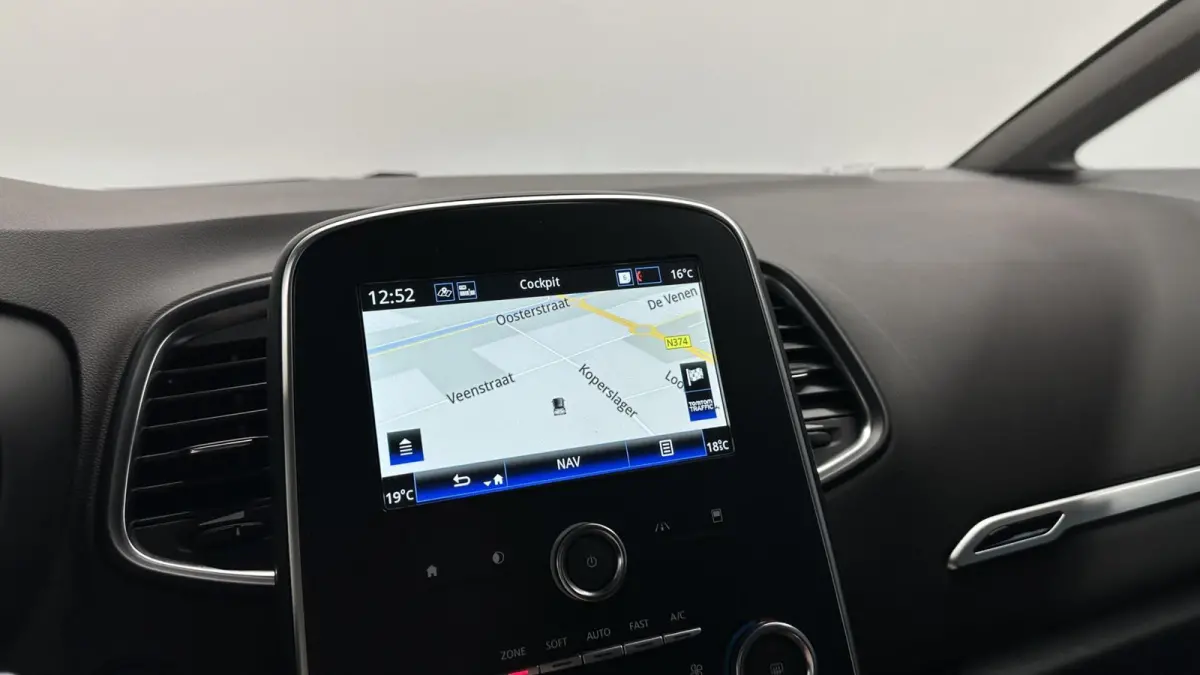 1.3 TCe Business Zen NAVI CARPLAY CRUISE ECC.