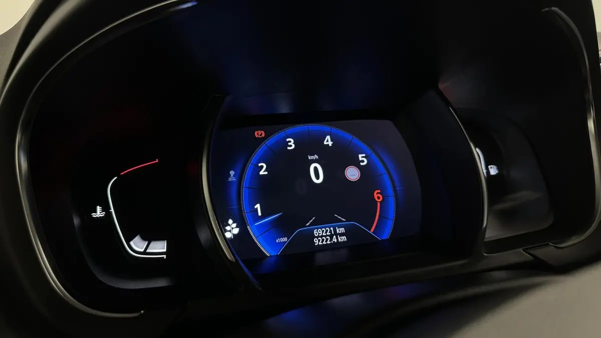 1.3 TCe Business Zen NAVI CARPLAY CRUISE ECC.