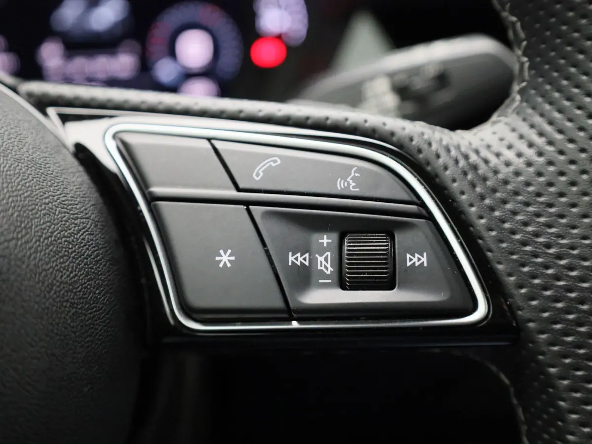 30 TFSI S edition 110 PK | S-line | Automaat | Navigatie | Apple Carplay | Android Auto | Cruise Control | Lichtmetalen velgen |