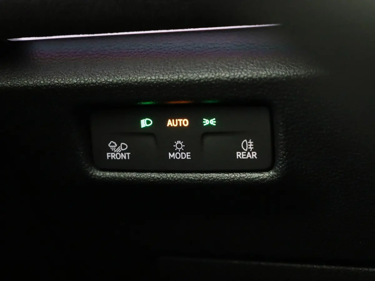 1.5 eHybrid R-Line Edition 272 PK| SoH 100% | Trekhaak | 360 Camera | Travelassist | Stoelverwarming | Stuurwielverwarming | Black Style