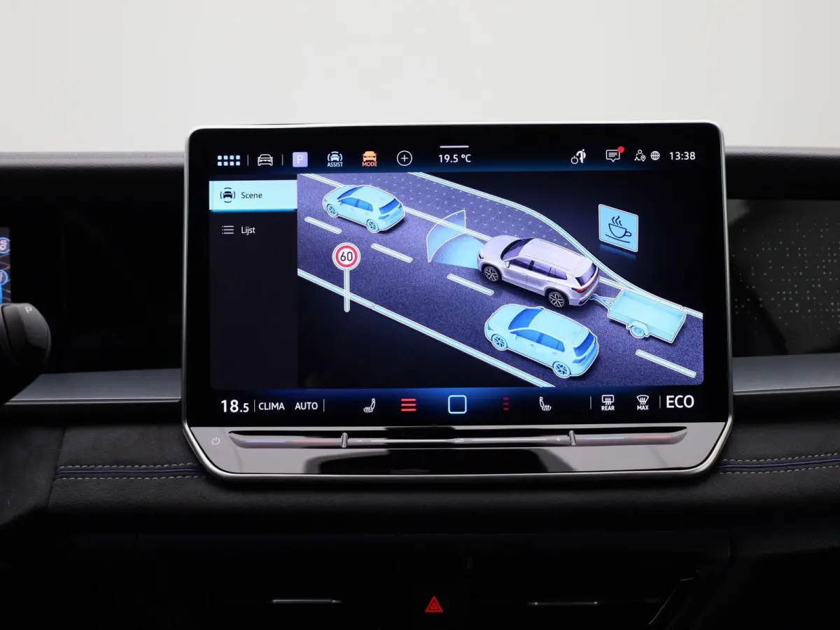 1.5 eHybrid R-Line Edition 272 PK| SoH 100% | Trekhaak | 360 Camera | Travelassist | Stoelverwarming | Stuurwielverwarming | Black Style