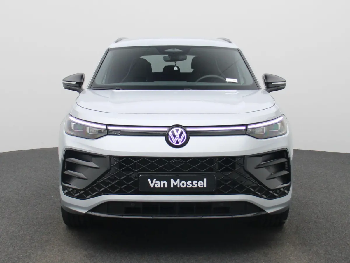 1.5 eHybrid R-Line Edition 272 PK| SoH 100% | Trekhaak | 360 Camera | Travelassist | Stoelverwarming | Stuurwielverwarming | Black Style