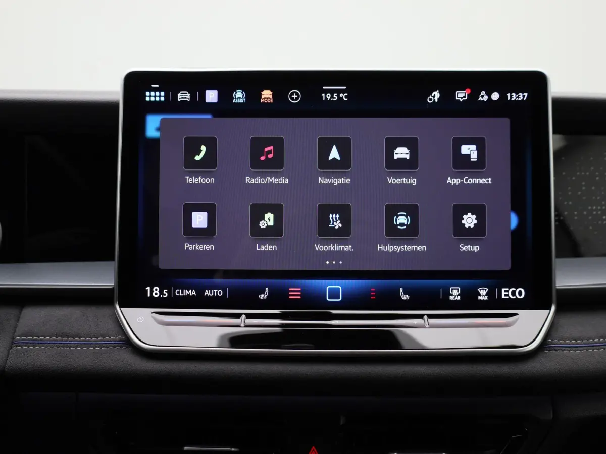 1.5 eHybrid R-Line Edition 272 PK| SoH 100% | Trekhaak | 360 Camera | Travelassist | Stoelverwarming | Stuurwielverwarming | Black Style